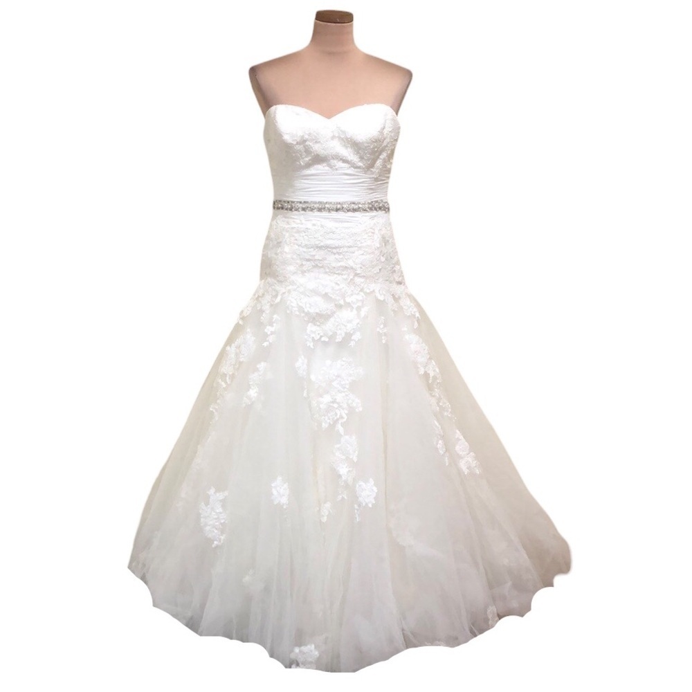 Blue by Enzoani Dabra Wedding Gown 0P Ivory Floral Lace Rhinestone Pearl Beaded